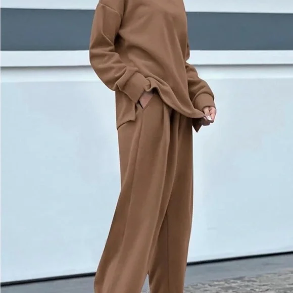 Women's Dark Khaki Micro Suede Pant Set. GUC - Picture 2 of 5